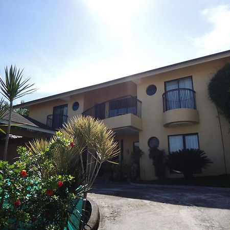 Palms Seaside Inn And Resort Medellin Екстериор снимка