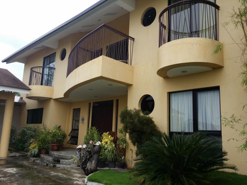 Palms Seaside Inn And Resort Medellin Екстериор снимка
