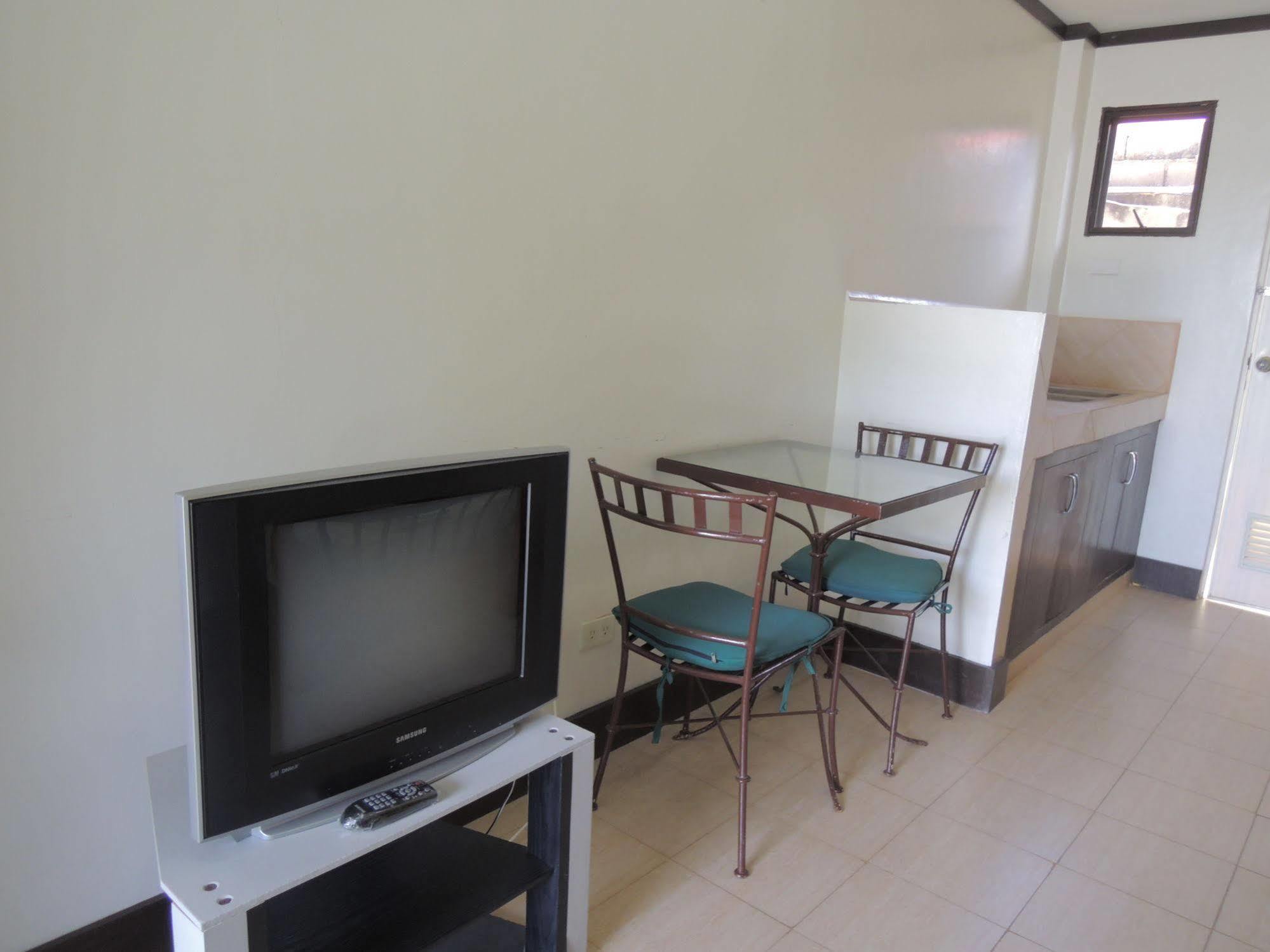 Palms Seaside Inn And Resort Medellin Екстериор снимка
