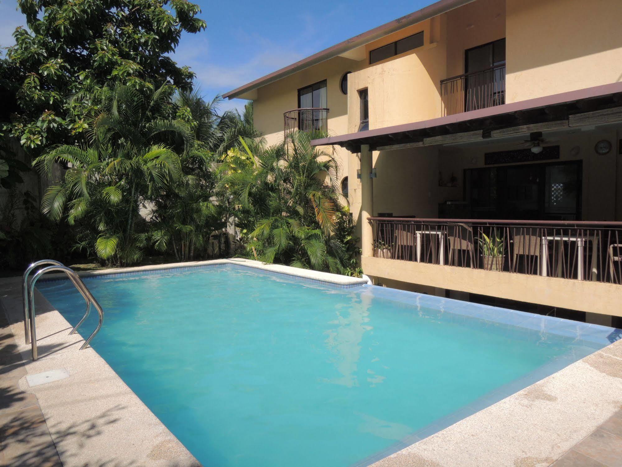 Palms Seaside Inn And Resort Medellin Екстериор снимка