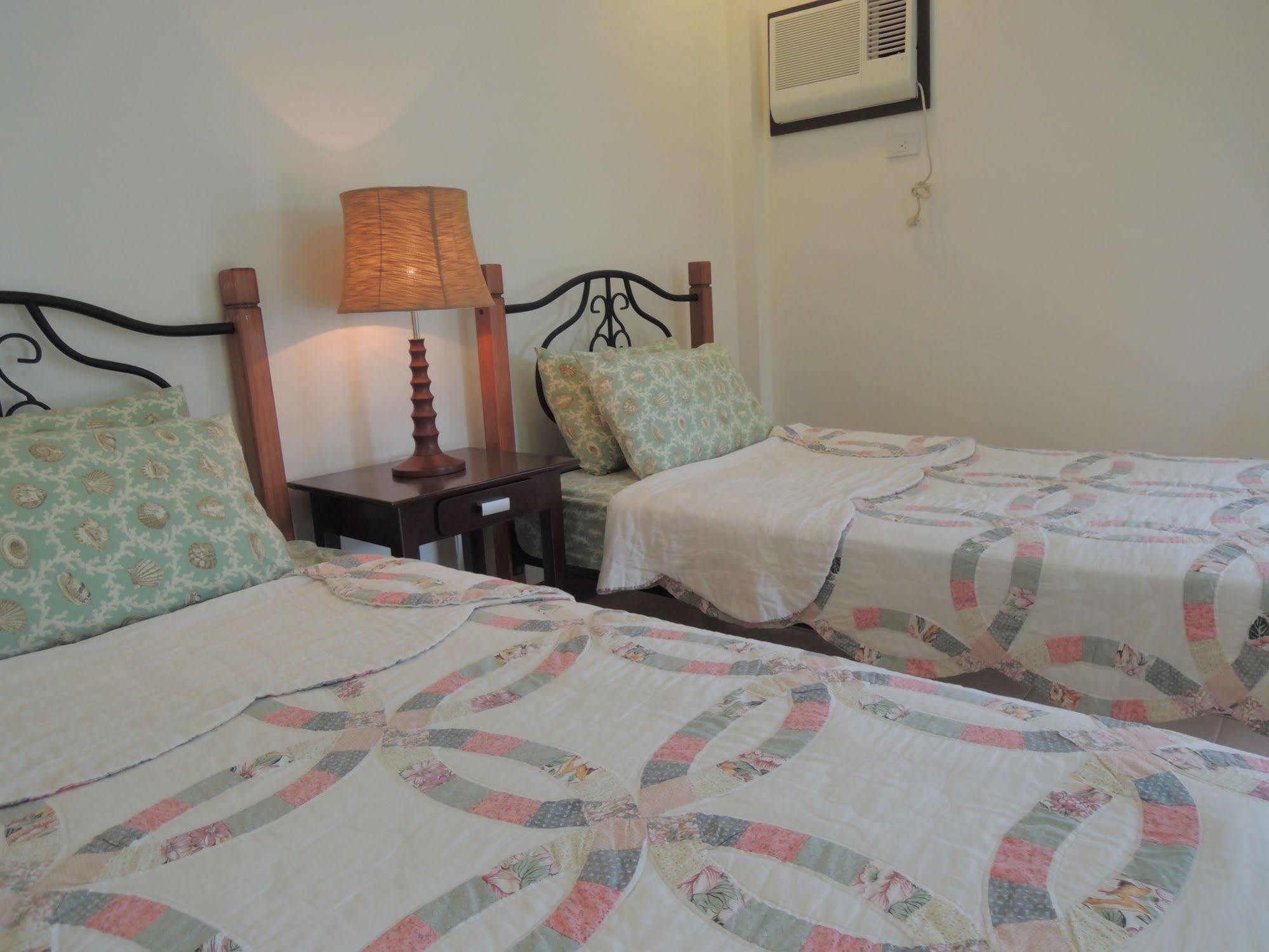 Palms Seaside Inn And Resort Medellin Екстериор снимка